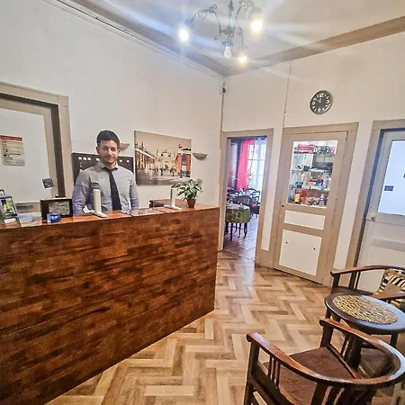 德美酒店