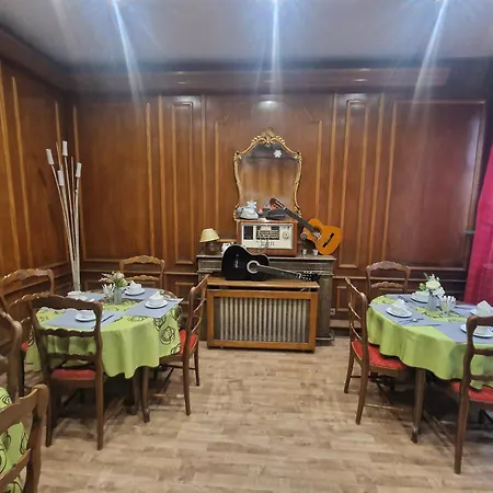 De L'academie Place Stanislas, Centre , Gare Et Congres ナンシー