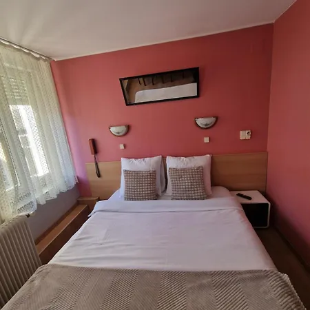 De L'academie Hotel